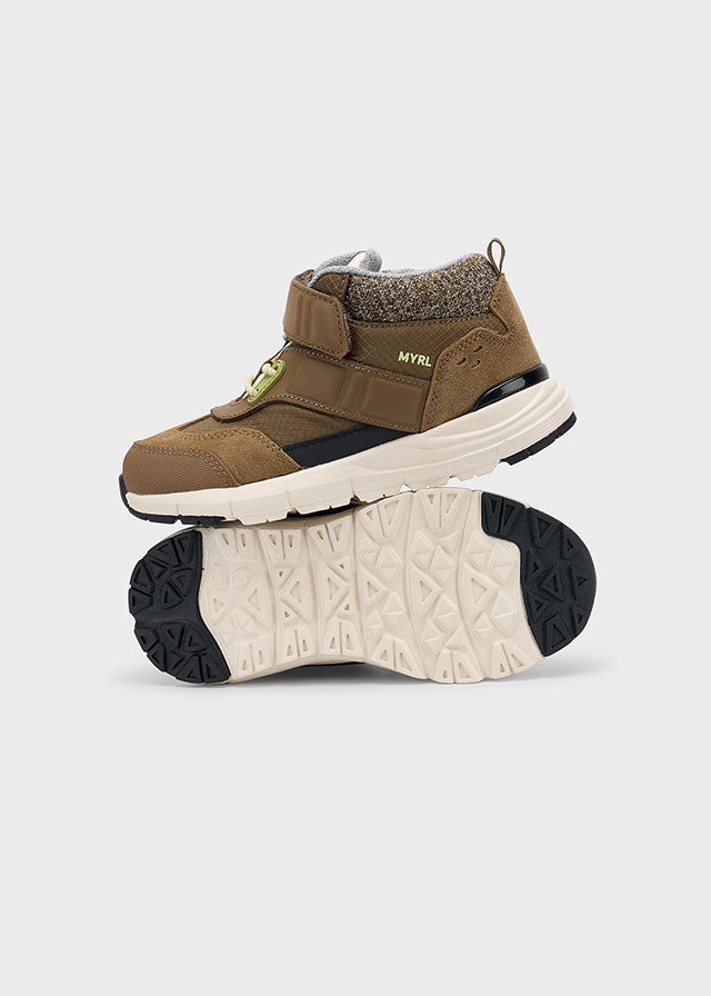 Коричневі кросівки-черевики для хлопчика 26–29 розмір