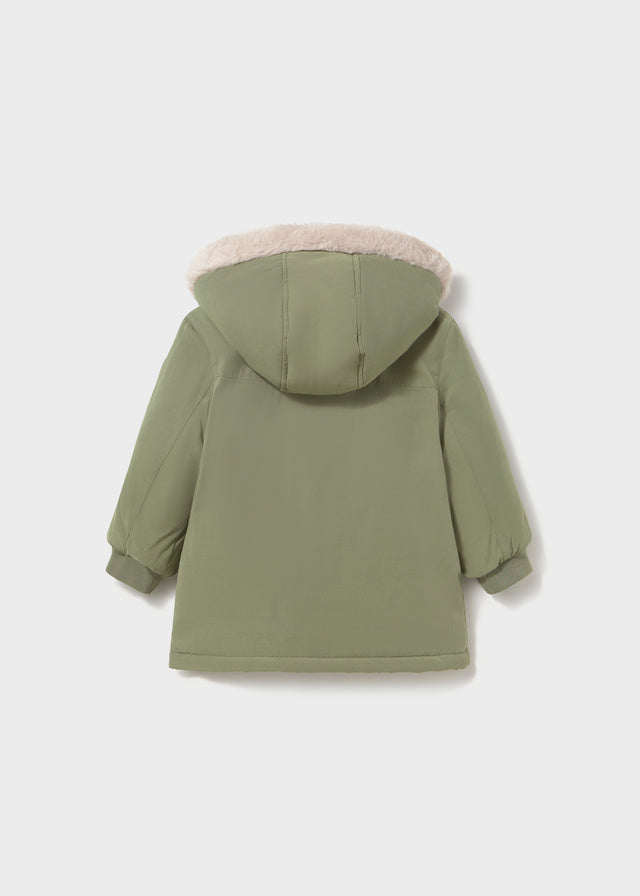 Вигляд ззаду зимової парки для малюка світло-оливкового кольору
