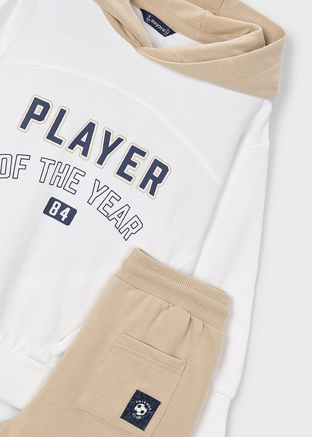 Фрагмент костюма для хлопчика з написом PLAYER OF THE YEAR і кишенею